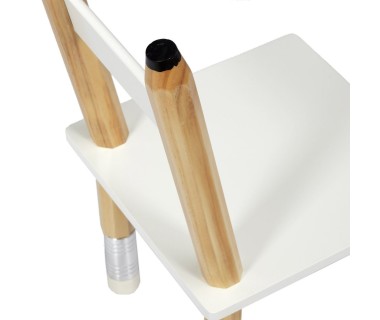 Table scandinave avec 2 chaises crayon pour enfant